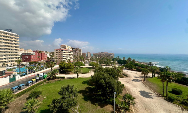 Resale - Apartment / flat - Torrevieja - Cabo Cervera