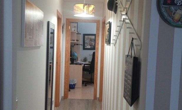 Herverkoop - Appartement / flat - Xirles