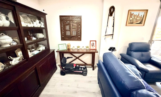Resale - Apartment / flat - Orihuela Costa - La Zenia