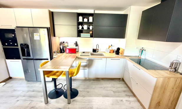 Resale - Apartment / flat - Orihuela Costa - La Zenia