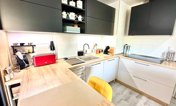 Resale - Apartment / flat - Orihuela Costa - La Zenia