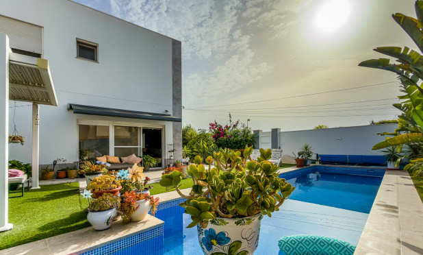 Resale - Villa - Torrevieja - Torreta - Florida