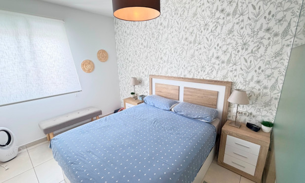 Resale - Apartment / flat - Torrevieja - Aguas Nuevas