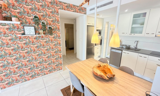 Resale - Apartment / flat - Torrevieja - Aguas Nuevas