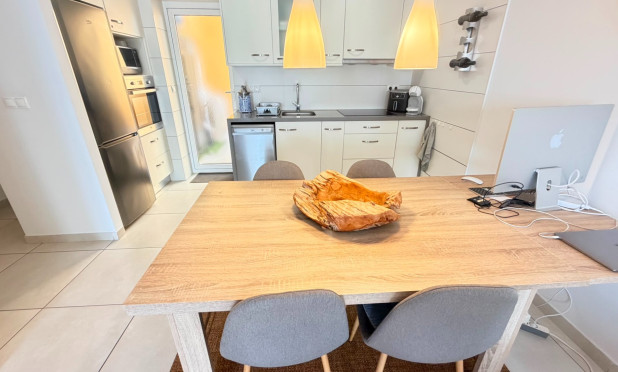 Resale - Apartment / flat - Torrevieja - Aguas Nuevas