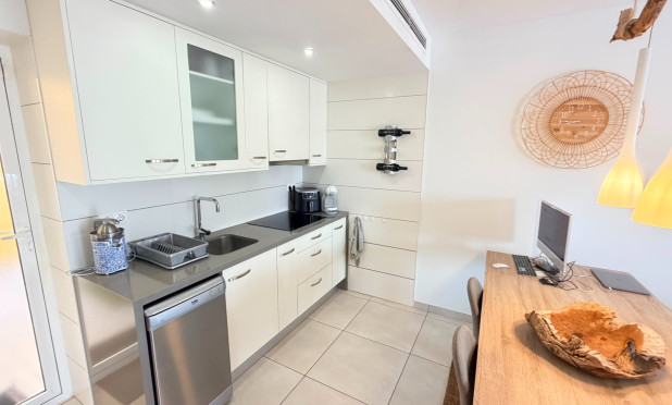 Resale - Apartment / flat - Torrevieja - Aguas Nuevas