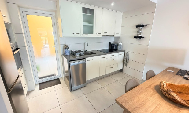Resale - Apartment / flat - Torrevieja - Aguas Nuevas