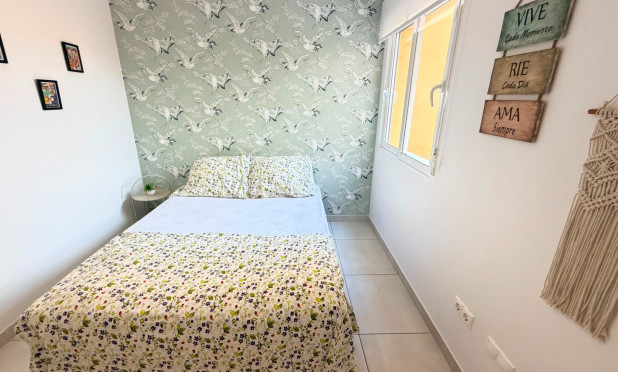 Resale - Apartment / flat - Torrevieja - Aguas Nuevas