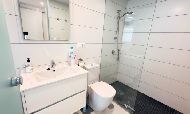 Resale - Apartment / flat - Torrevieja - Aguas Nuevas