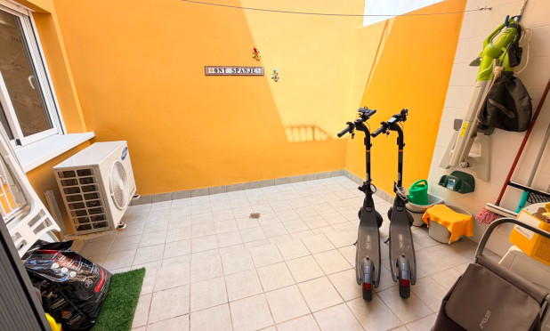Resale - Apartment / flat - Torrevieja - Aguas Nuevas