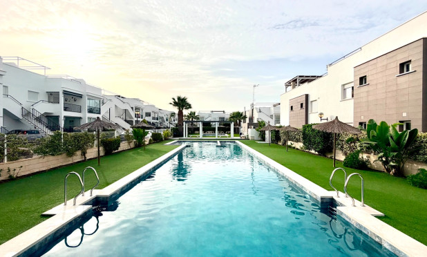 Resale - Apartment / flat - Torrevieja - Aguas Nuevas