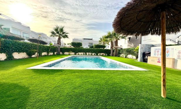 Resale - Apartment / flat - Torrevieja - Aguas Nuevas