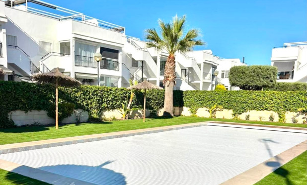 Resale - Apartment / flat - Torrevieja - Aguas Nuevas