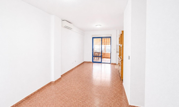 Resale - Apartment / flat - Torrevieja - Estacion de autobuses