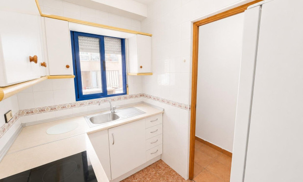 Resale - Apartment / flat - Torrevieja - Estacion de autobuses