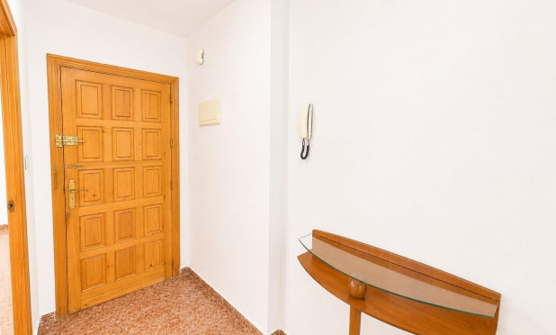 Resale - Apartment / flat - Torrevieja - Estacion de autobuses