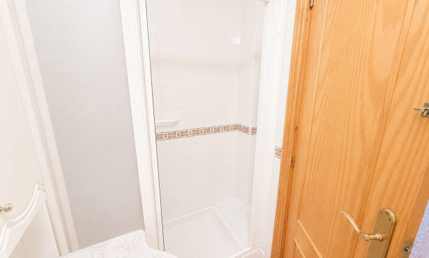 Resale - Apartment / flat - Torrevieja - Estacion de autobuses
