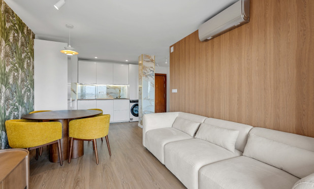 Resale - Apartment / flat - Torrevieja - Punta Prima