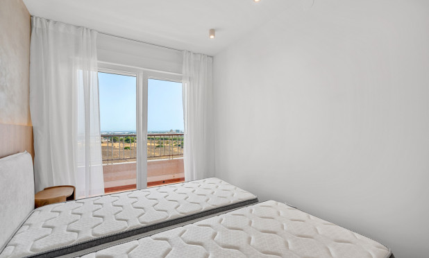 Resale - Apartment / flat - Torrevieja - Punta Prima