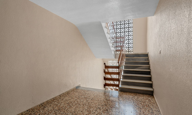 Resale - Apartment / flat - Torrevieja - Punta Prima