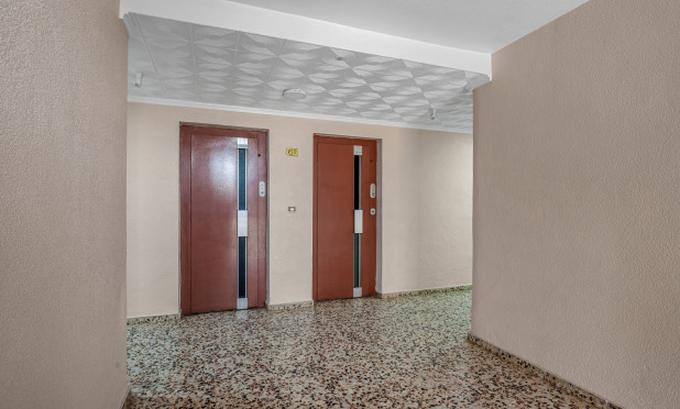 Resale - Apartment / flat - Torrevieja - Punta Prima