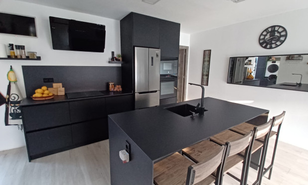 Resale - Apartment / flat - Torre de la Horadada - Costa Blanca Sur