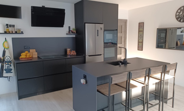 Resale - Apartment / flat - Torre de la Horadada - Costa Blanca Sur