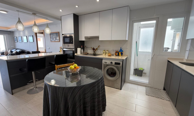 Resale - Apartment / flat - Torrevieja - Costa Blanca Sur