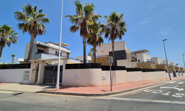 Resale - Villa - Torrevieja - Costa Blanca Sur