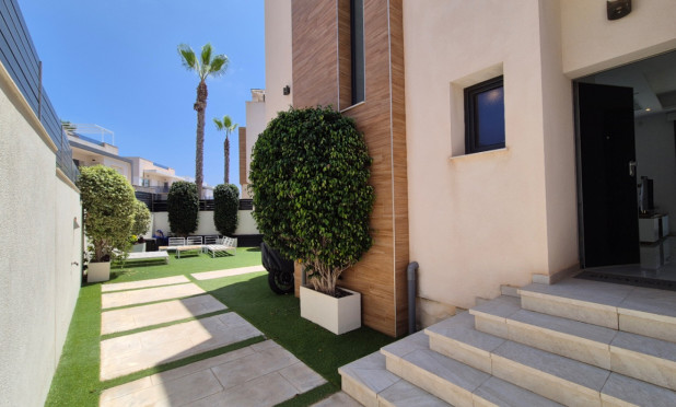 Resale - Villa - Torrevieja - Costa Blanca Sur