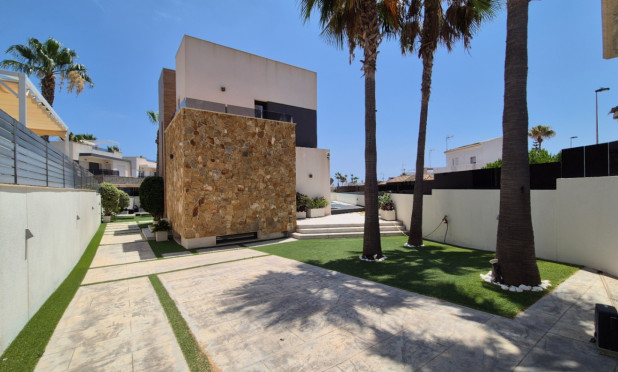 Resale - Villa - Torrevieja - Costa Blanca Sur