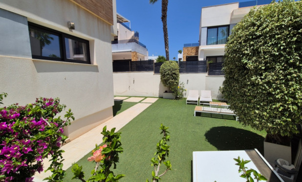 Resale - Villa - Torrevieja - Costa Blanca Sur