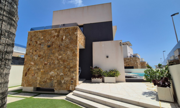 Resale - Villa - Torrevieja - Costa Blanca Sur