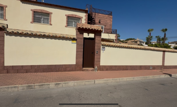 Resale - Villa - Torrevieja - Costa Blanca Sur