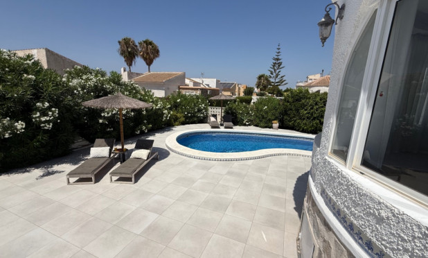 Resale - Villa - Torrevieja - Costa Blanca Sur
