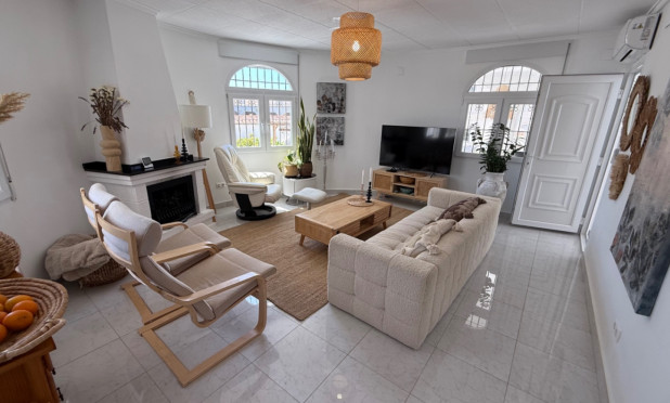 Resale - Villa - Torrevieja - Costa Blanca Sur