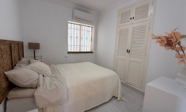 Resale - Villa - Torrevieja - Costa Blanca Sur