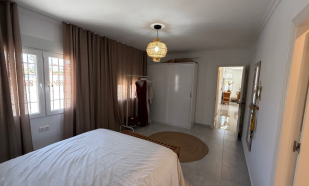 Resale - Villa - Torrevieja - Costa Blanca Sur