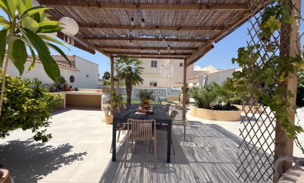Resale - Villa - Torrevieja - Costa Blanca Sur