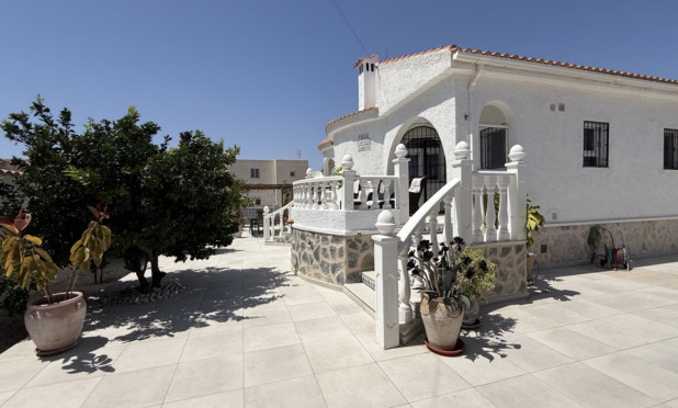 Resale - Villa - Torrevieja - Costa Blanca Sur