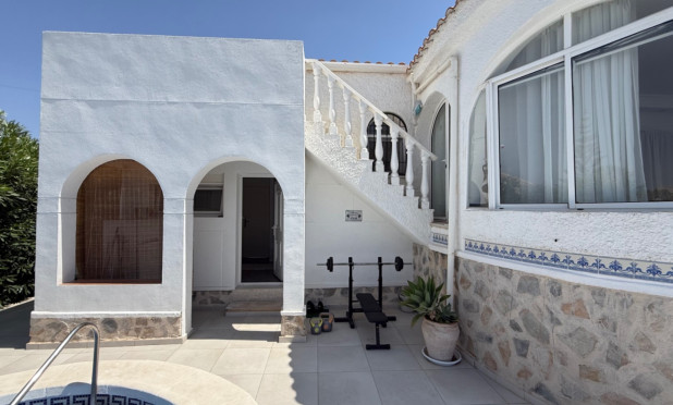 Resale - Villa - Torrevieja - Costa Blanca Sur