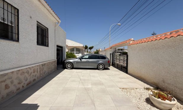 Resale - Villa - Torrevieja - Costa Blanca Sur