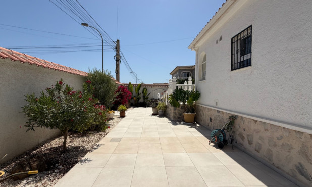 Resale - Villa - Torrevieja - Costa Blanca Sur