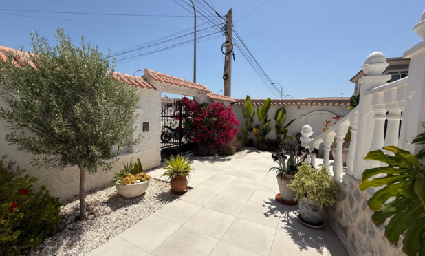 Resale - Villa - Torrevieja - Costa Blanca Sur