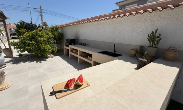 Resale - Villa - Torrevieja - Costa Blanca Sur