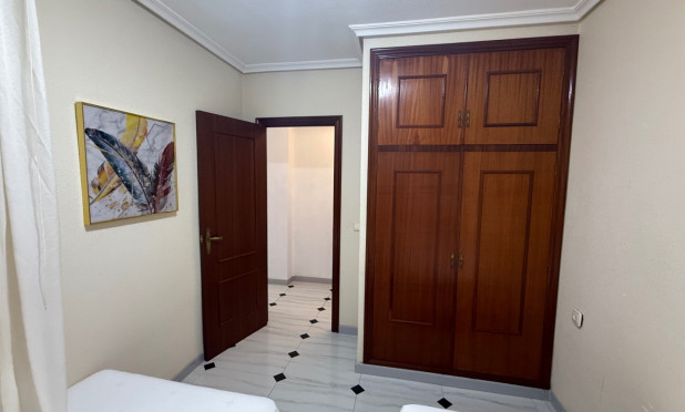 Resale - Apartment / flat - Torrevieja - Costa Blanca Sur