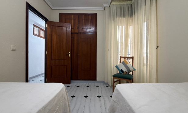 Resale - Apartment / flat - Torrevieja - Costa Blanca Sur