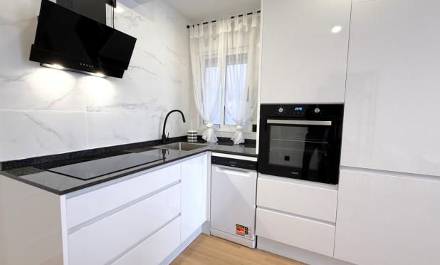Resale - Apartment / flat - Torrevieja - Costa Blanca Sur