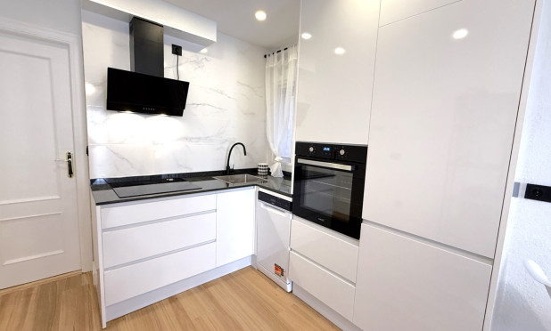 Resale - Apartment / flat - Torrevieja - Costa Blanca Sur
