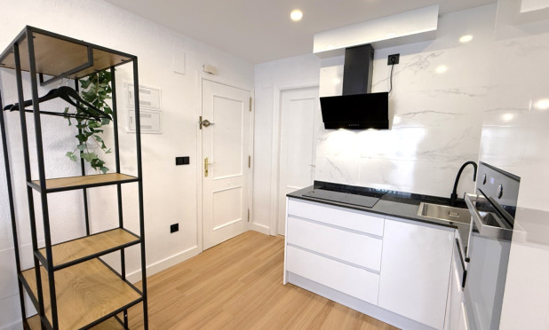 Resale - Apartment / flat - Torrevieja - Costa Blanca Sur